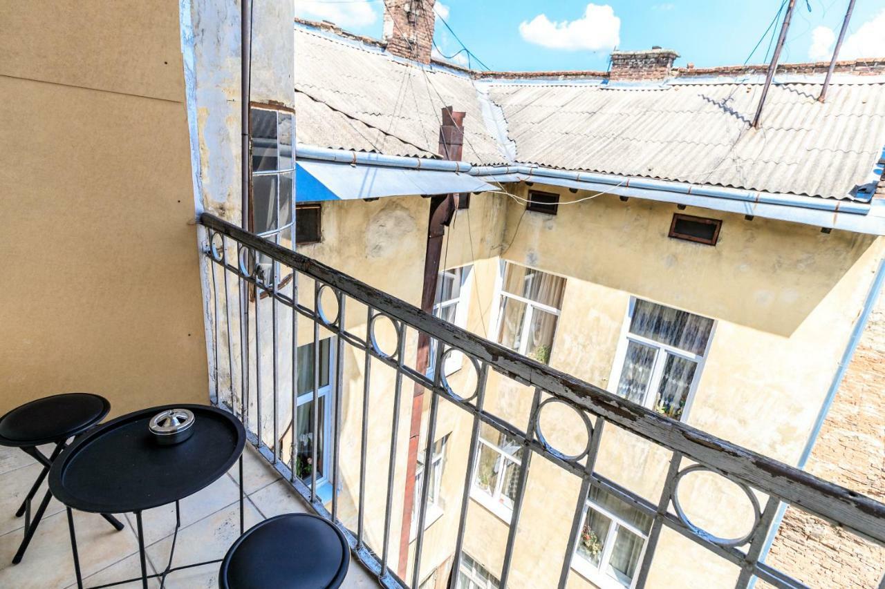 Near Park Franka Apartman Lviv Kültér fotó